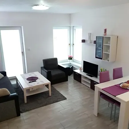 Na Rozcesti Lomnice nad Popelkou